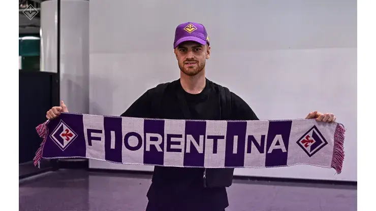 La bienvenida a Lucas Beltrán en Fiorentina